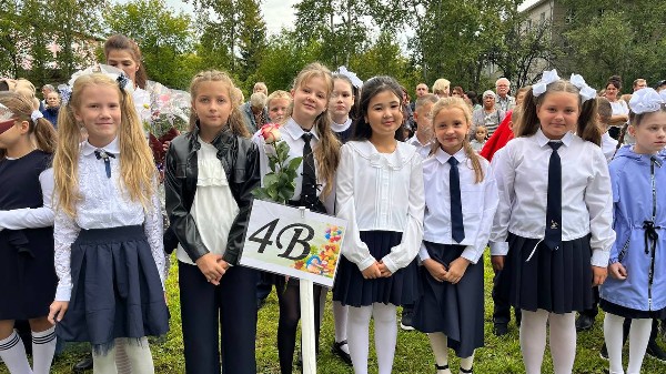 Школьные линейкам прошли в образовательных учреждениях!